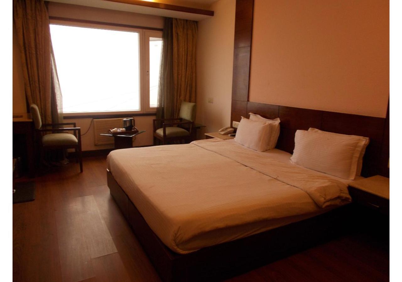 Hotel The Imperial Square à Mussoorie Extérieur photo