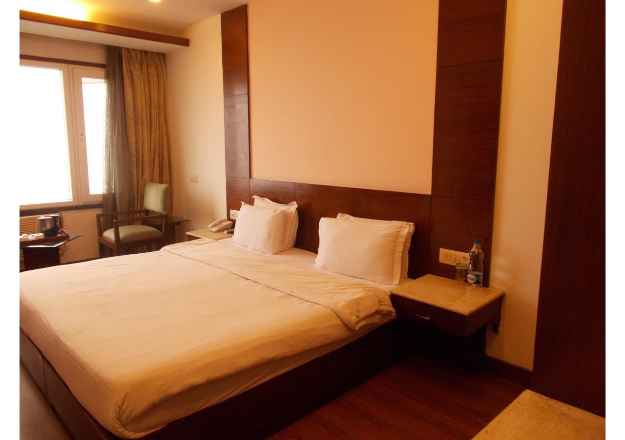 Hotel The Imperial Square à Mussoorie Extérieur photo